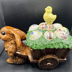 Schattige zeldzame vintage keramische paaskar uit de jaren 70, handgeschilderd leuk!