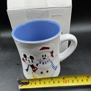 New 1990’s Disney Store Mickey Mouse Snowman Snowflakes Coffee 12 oz Cup Mug NIB image 9