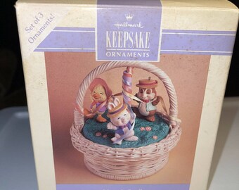 Brand NEW! Hallmark Maypole Stroll 1993 Springtime Collection - 3 Ornaments In Basket WW L