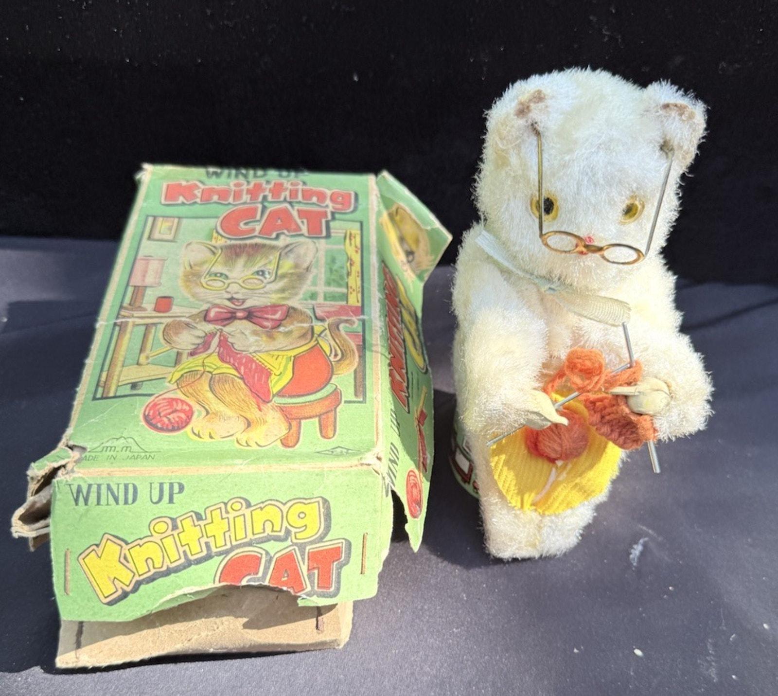 Vintage Mechanical Tin Wind up Knitting Cat Nomura Toys Japan Work