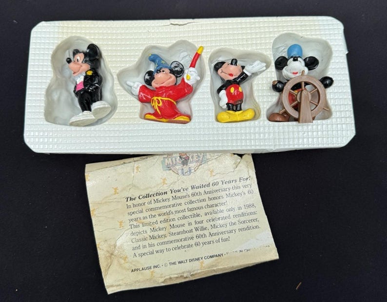 Set de 4 figuras de Mickey Mouse Applause de Sixty Years de Disney, sin caja imagen 1