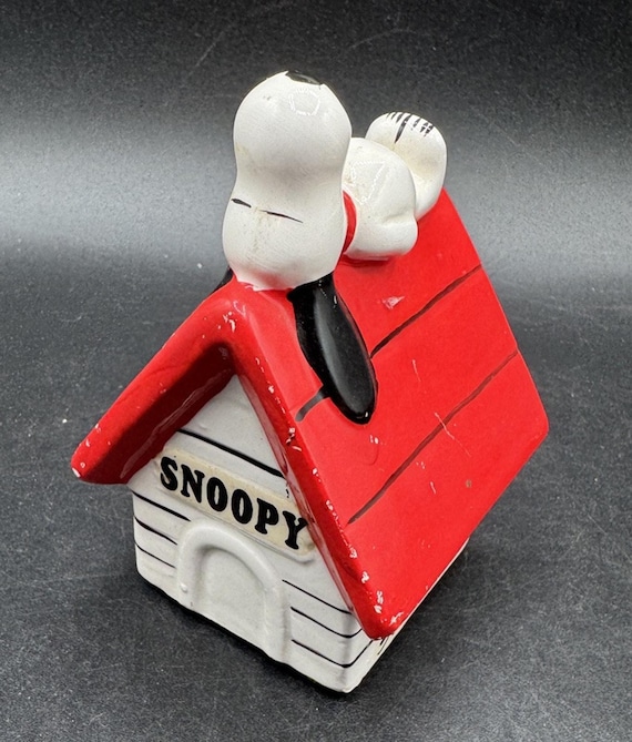 スヌーピーハウス　SNOOPY　レア　ビンテージ Rare Vintage Snoopy on Dog House Ceramic Figurine Schulz 1966