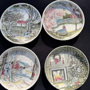 Set of 4 Johnson Brother Friendly Village 4 1/8&quot; Holiday Coasters England -C23
