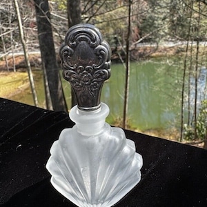 Princess House Glass and Silver Plate Stopper Perfume Bottle #090 -A26