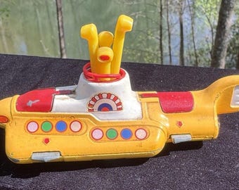 The Beatles Monopoly Yellow Submarine New Never Opened C2013