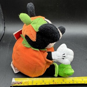 Figura de peluche de Mickey Mouse, Jack O'Lantern, calabaza de Halloween, DS1 de Disney Store imagen 6