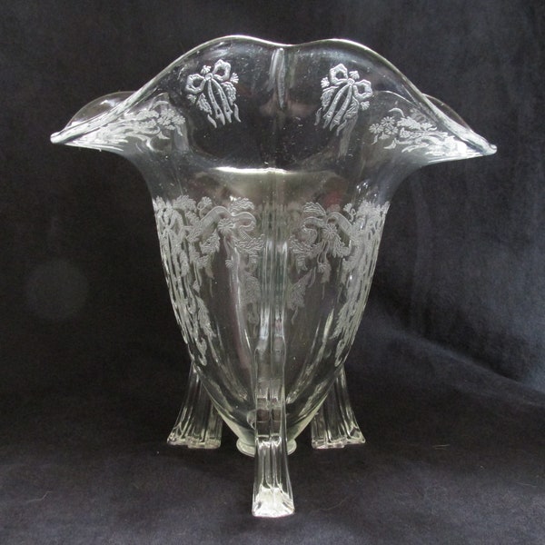 New Martinsville Glass Flared Rocket Vase with Roberto Etch