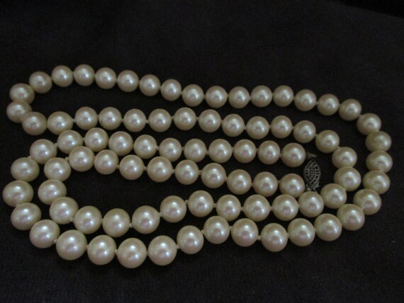 Lovely 29" Strand of 8mm Faux Pearls - image 4