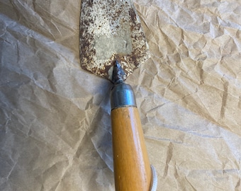 Vintage trowel, cement and masonry tool, farm tool, gardening tool, outdoor decor, home decor