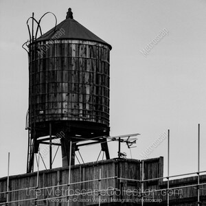 Fotografía de tanques de agua en Nueva York, bellas artes en blanco y negro de Manhattan