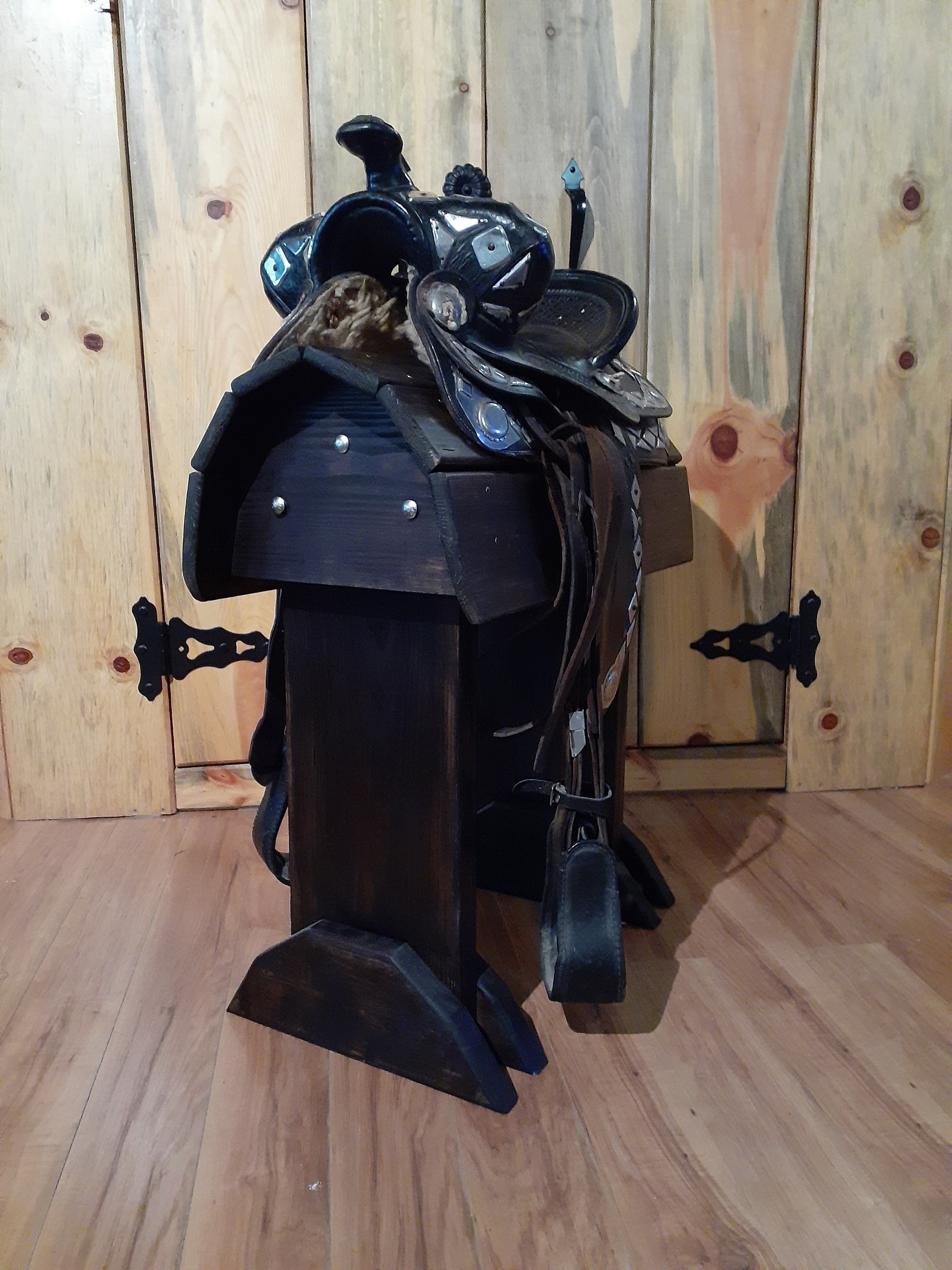 Sit on Your Saddle Stand/rack With Cinching Tray and Bridle Rack Holds