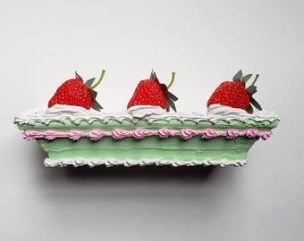 Estante de pared con glaseado falso para pastel, estante flotante, pastel de fresa 3D, arte pop, lindo kawaii, decoración de postres, cutecore, coqueta, decoración dopamina