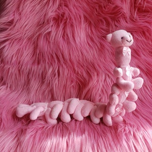 Långbjörn tusenfotingsnalle rosa läskigt söt kawaii mutantnalle plyschkonstleksak bild 2