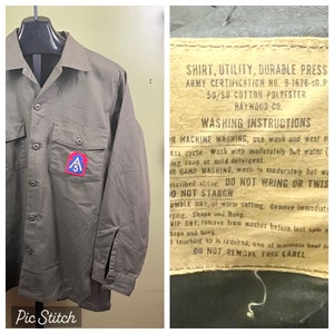 Vtg Military Shirt sz XL 80&#39;s Utility Green US Army WW2 Patches 5th Army Patch