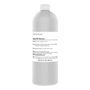 Hydrating and healing serum with Vitamin B5 and 100% Hyaluronic Acid.