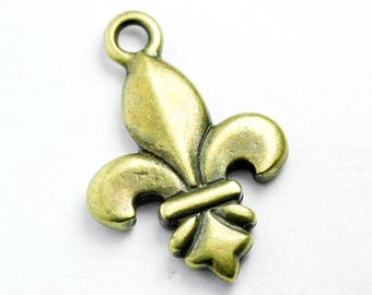 Fleur de Lis Charm, 25x17mm, Set of 2, with Brass Ox Finish, Made in USA, #TC135