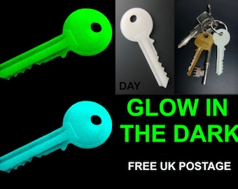 GLOW KEY, Never Lose Your Keys In The Dark! Glow In The Dark Key Finder Keychain / Keyring