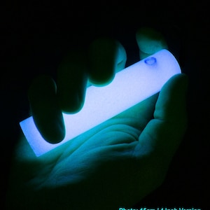 INDESTRUCTIBLE + 100% REUSABLE Glowstick, Super Bright And Completely Safe,Glow In The Dark Dive Marker Cyalume Replacement!