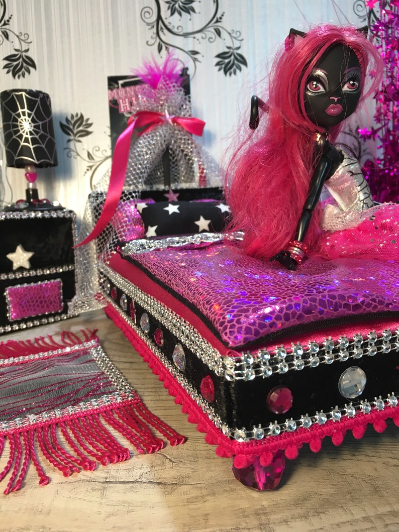 Bed Bedroom Furniture For Barbie Doll Monster High