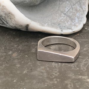 Banda de apilamiento asimétrica de plata de ley vintage