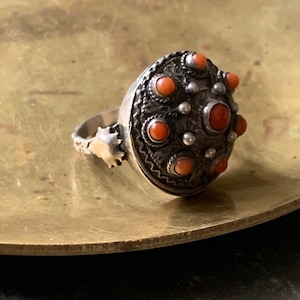 Vintage Etruscan Revival Silver and Coral Ring made by Figli Di Vittorio Franconeri Di Lidia Franconeri & C.