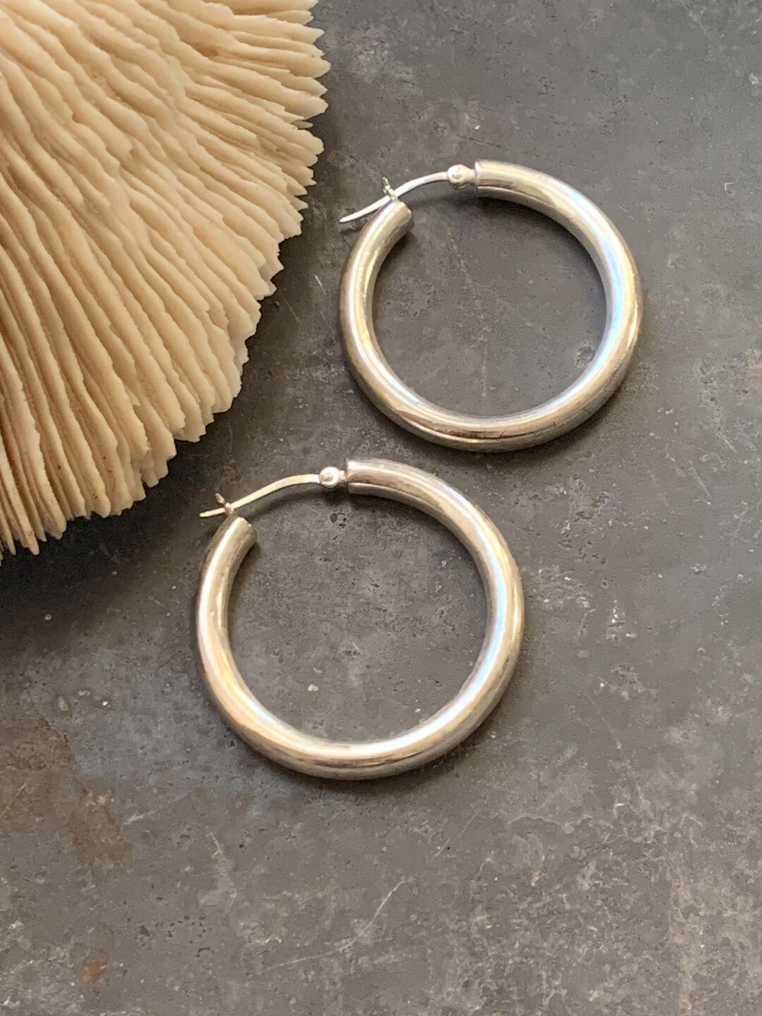 As @katstyle42's Pick] Sterling Silver Blue Seahorse Hoop Earrings with Enamel in 14K Gold Plated