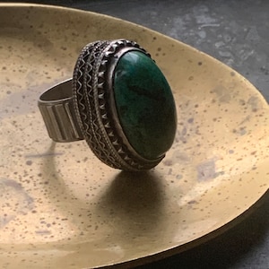 Vintage sterling statement ring met groene steen
