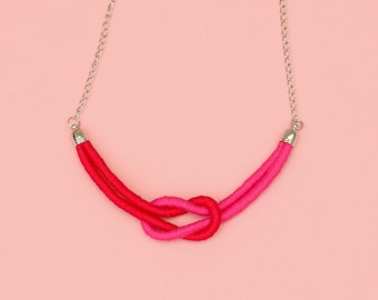 Loop Necklace Red Pink