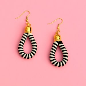 Ovale Boho Ohrringe Schwarz Weiß