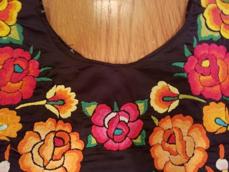 LG 23.5 Black Vintage oaxacan huipil