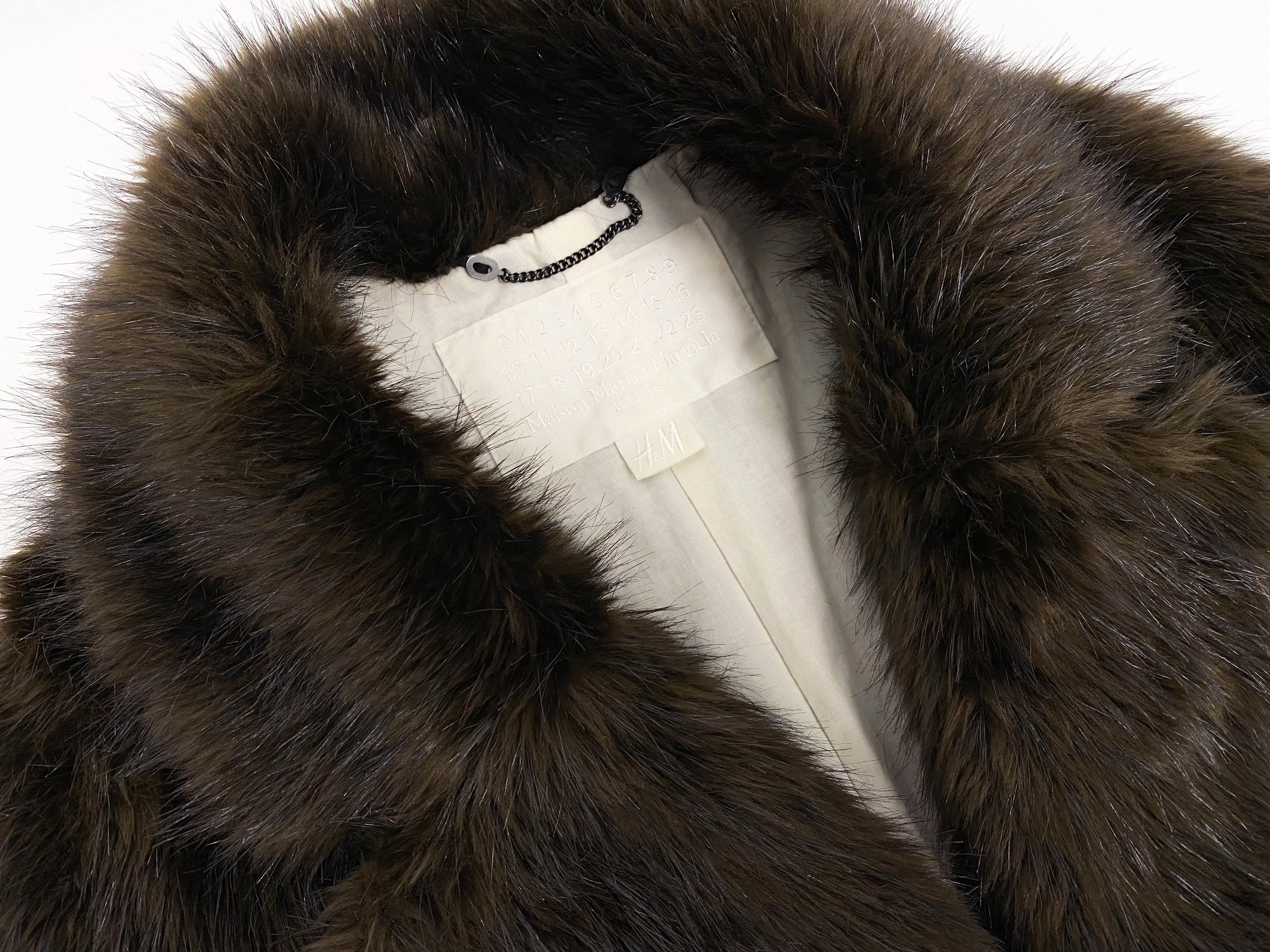 マルジェラのファーコート、フェイクファーコート、マルジェラ x H&M