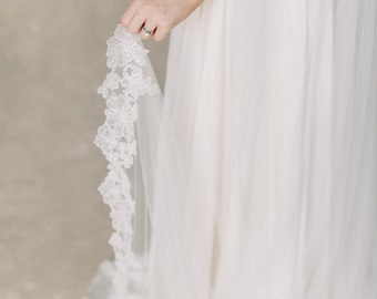 Floral Lace Trim Bridal Veil, Beaded Lace Wedding Veil, Floral Appliqué Veil, Romantic Bridal Veil : Grace - Style 154