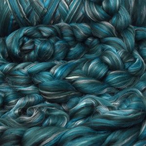 MERINO SILK LUXE Tonal Designer Blend. Superfine Merino, Mulberry Silk, Tussah Silk. Top Roving for Spinning or Felting. Meadow Mist