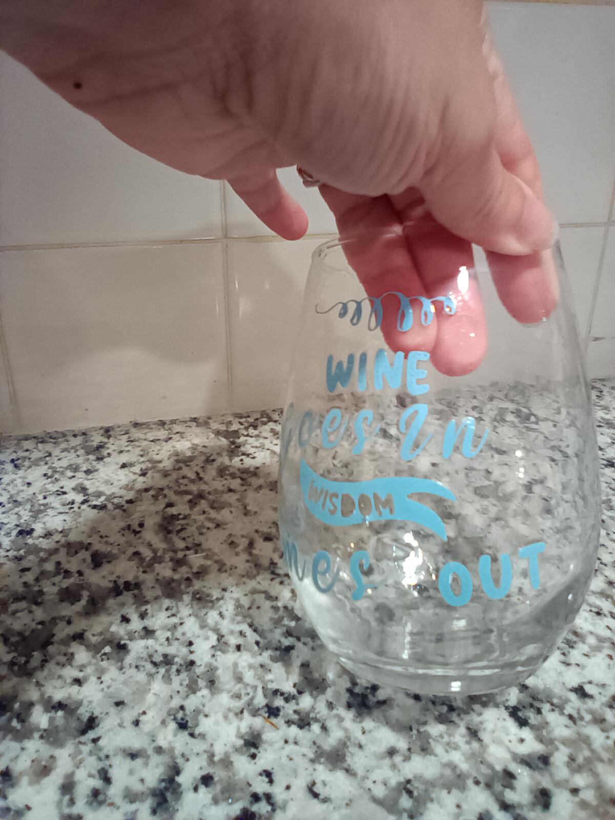 Wine goes in wine tumbler - Thumbnail 3