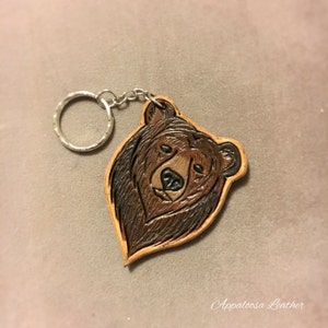 Portachiavi con orso nero in pelle personalizzato