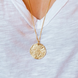 Queen Bee Necklace, Gold Honeybee Necklace, Bee Jewelry, Beekeeper Gift, Long Coin Necklace, Mothers Day Gift, Birthday Gift for Wife