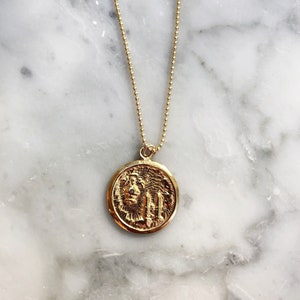 Vintage Gold Coin Necklace - Dainty Jewelry, Layering Necklace, 14k gold filled,  Minimal Jewelry, Medallion Necklace, Coin Pendant