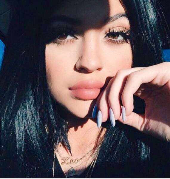 collier ras de cou kylie jenner collier ras de cou kylie jenner