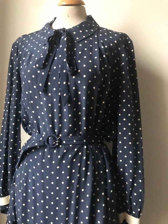 Vintage late 70s 80's Polkadot Silk Shift Dress /… - image 3