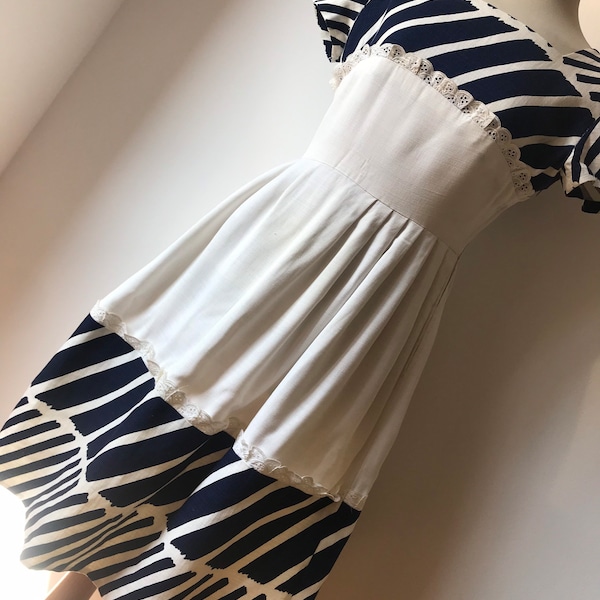 Vintage 50’s 60’s Cotton Betty Draper Dress / Abstract Diagonal stripes / Indigo Blue White / Size S - M / SEE VIDEO!