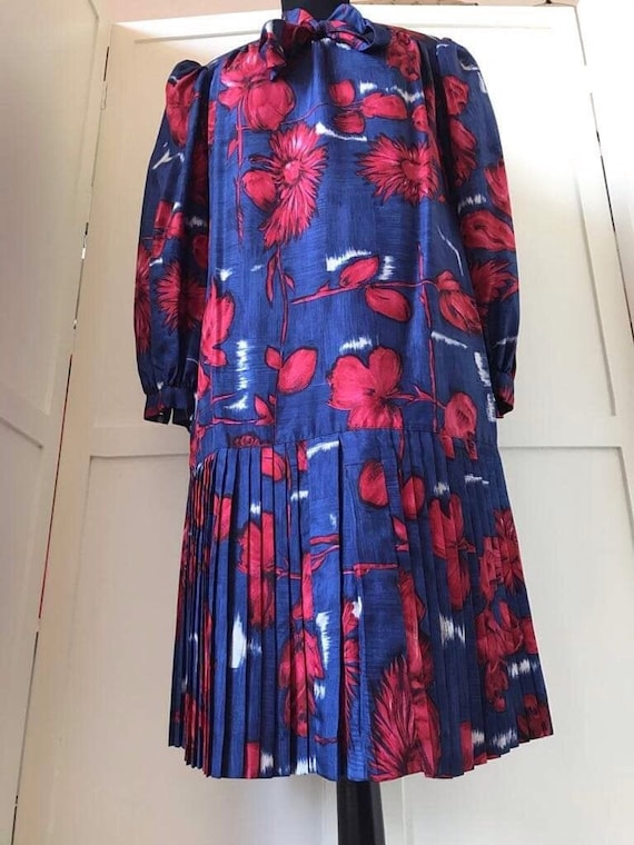 Vintage late 70s 80's Italian Red & Blue Silk Shi… - image 2