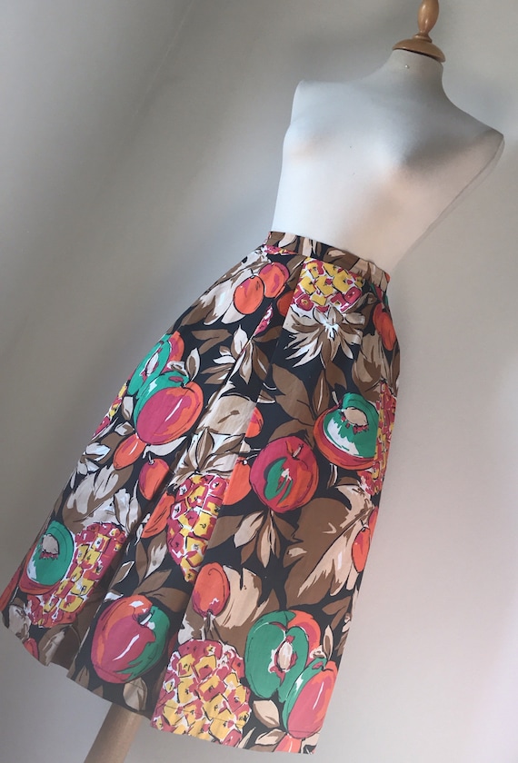 Vintage Tutti Frutti skirt / Novelty print / Fruit