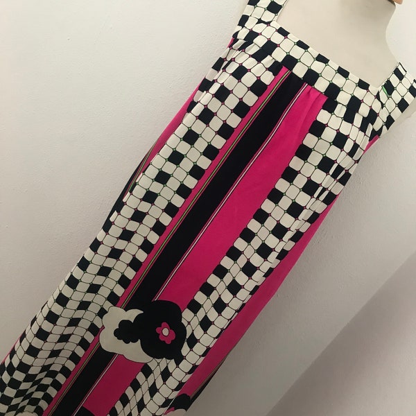 60’s 70’s Psychedelic Mod Sun Dress / Abstract Cubic Optical Floral Monochrome / Fuchsia Black Green White /Size XS S petite M / SEE VIDEO!