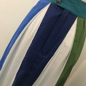 Jupe longue aux couleurs contrastées vintage finlandaise des années 70 / Rayures géométriques abstraites / Bleu sarcelle indigo bleu marine Chartreuse vert herbe / Taille XS S / VOIR LA VIDÉO image 3