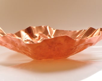 Tazón de cobre grande, tazón escultórico, decoración contemporánea, decoración de mesa de otoño