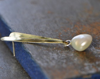 Keshi pearl gold earrings, 18K gold and sterling silver earrings, post dangle earrings, bridal earrings