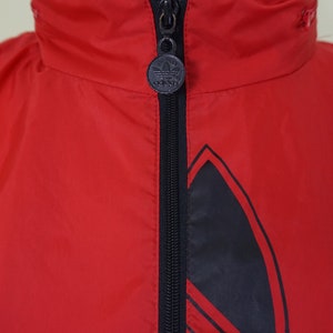 Vintage Adidas Packable capucha chaqueta ligera hombres medio rojo blanco negro imagen 2