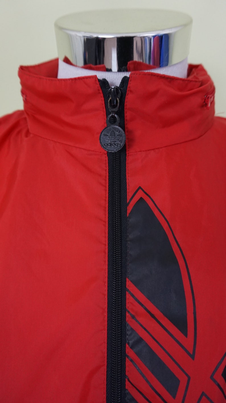 Vintage Adidas Packable capucha chaqueta ligera hombres medio rojo blanco negro imagen 2