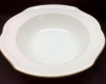 Mikasa NEWPORT Gold F8901 Large Round Serving Bowl Dinnerware White Scalloped Embossed Rope Design Excellent Condition