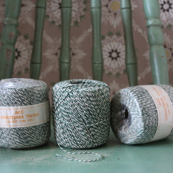 1 Roll of Vintage Green and White Christmas Twine, Striped Twine, Bakery Twine, Baker's Twine, Package Twine, Package String, Crafts Supply